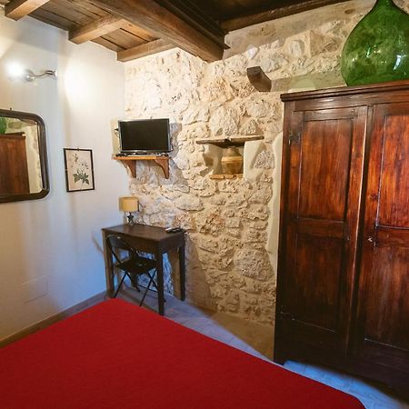 Nena Al Borgo Castello Bed & Breakfast Pico ภายนอก รูปภาพ