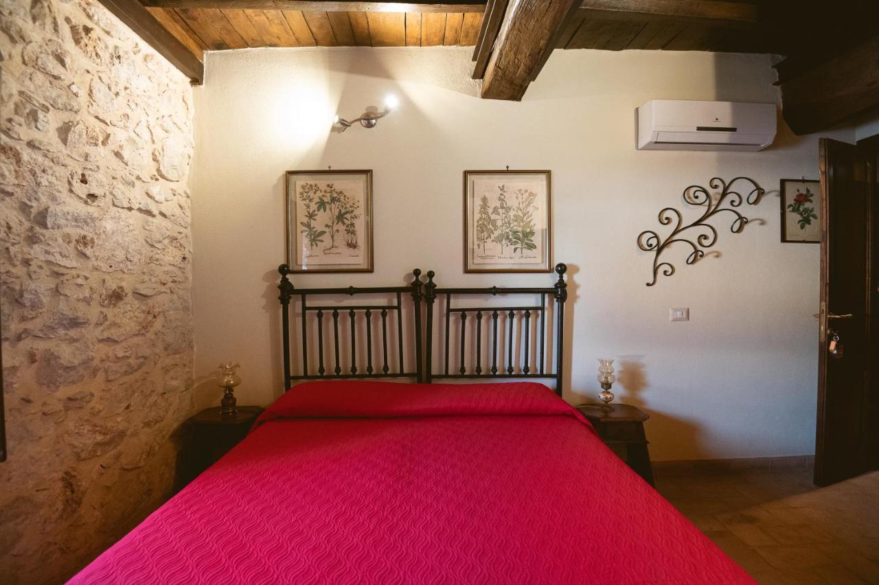 Nena Al Borgo Castello Bed & Breakfast Pico ภายนอก รูปภาพ