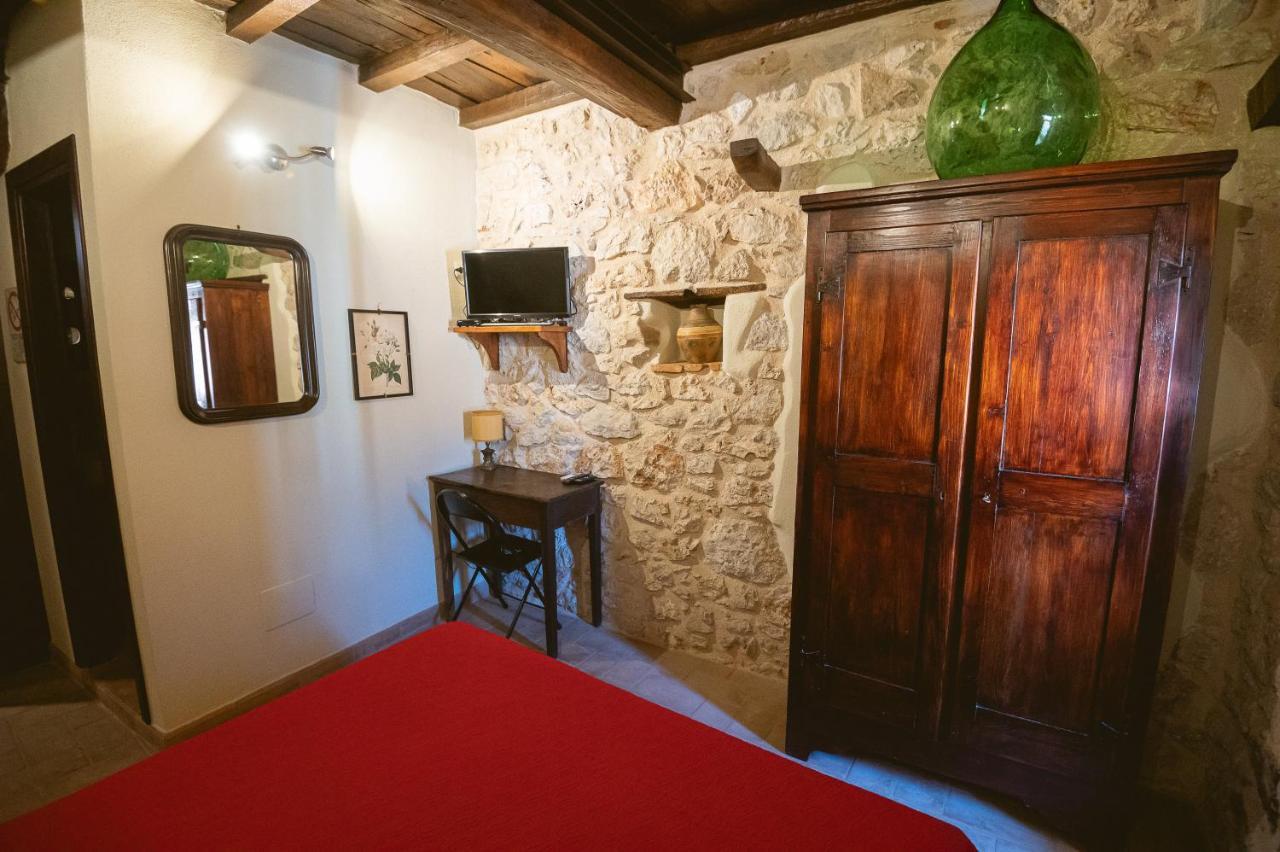 Nena Al Borgo Castello Bed & Breakfast Pico ภายนอก รูปภาพ