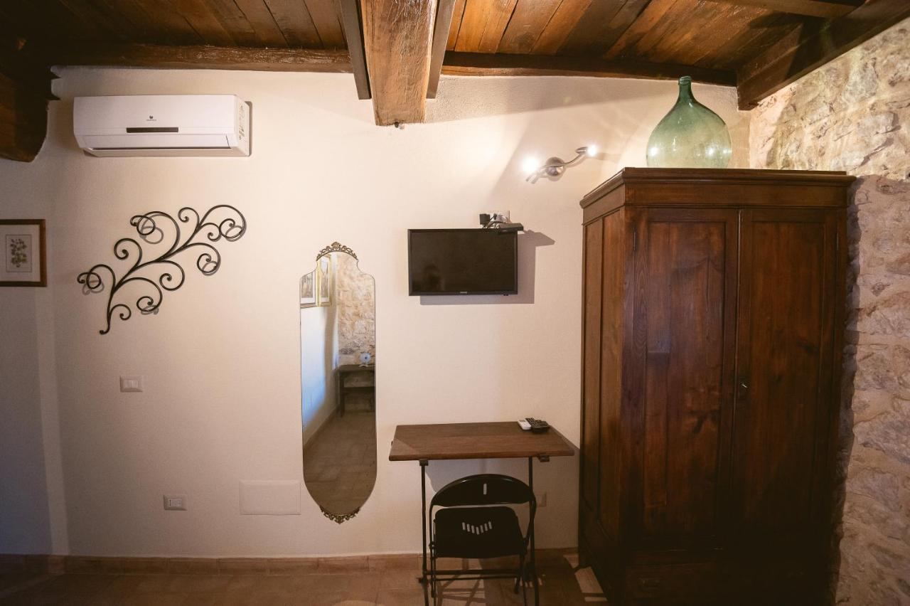 Nena Al Borgo Castello Bed & Breakfast Pico ภายนอก รูปภาพ