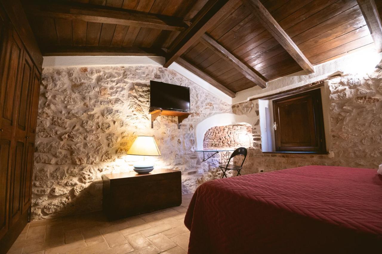 Nena Al Borgo Castello Bed & Breakfast Pico ภายนอก รูปภาพ
