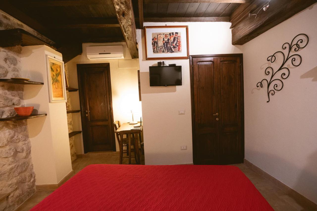 Nena Al Borgo Castello Bed & Breakfast Pico ภายนอก รูปภาพ