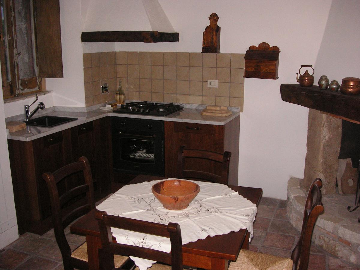 Nena Al Borgo Castello Bed & Breakfast Pico ภายนอก รูปภาพ
