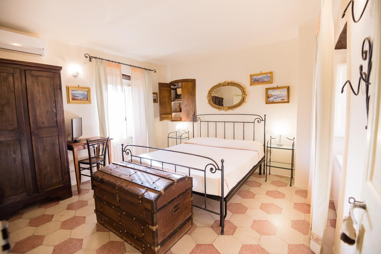 Nena Al Borgo Castello Bed & Breakfast Pico ภายนอก รูปภาพ