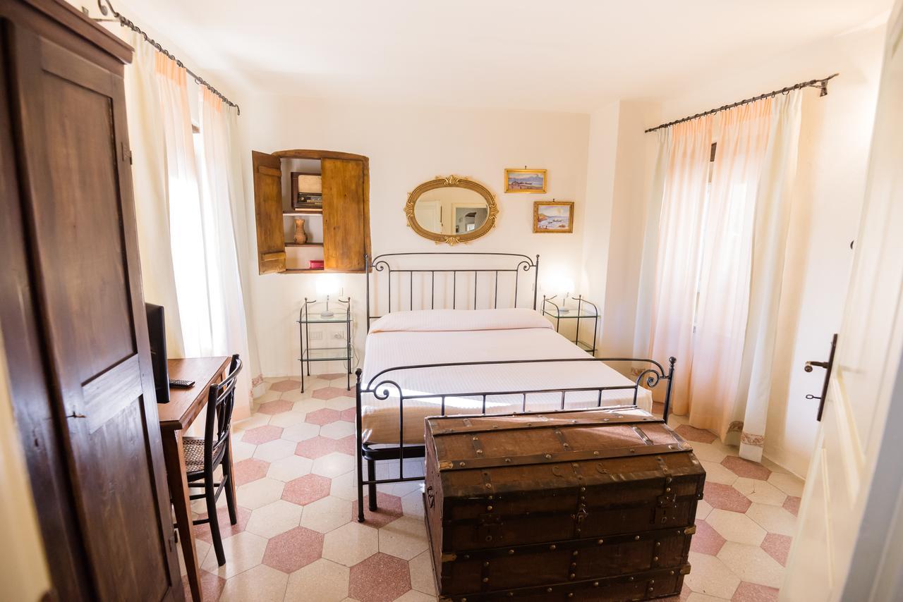 Nena Al Borgo Castello Bed & Breakfast Pico ภายนอก รูปภาพ