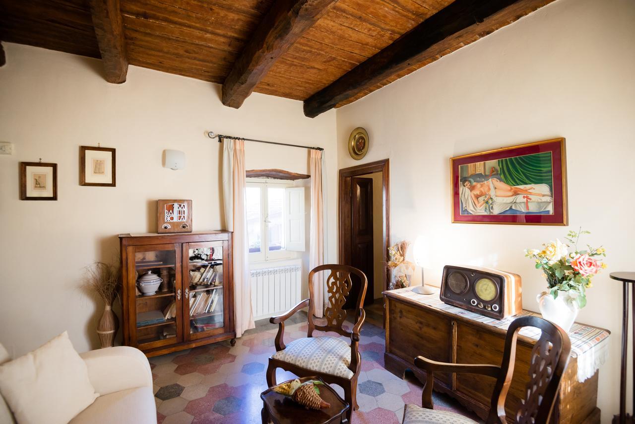 Nena Al Borgo Castello Bed & Breakfast Pico ภายนอก รูปภาพ