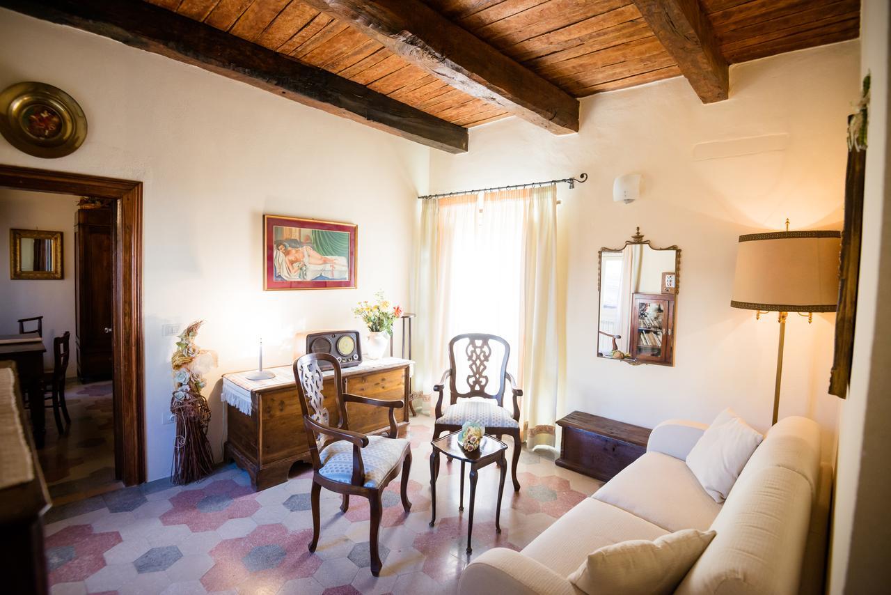 Nena Al Borgo Castello Bed & Breakfast Pico ภายนอก รูปภาพ