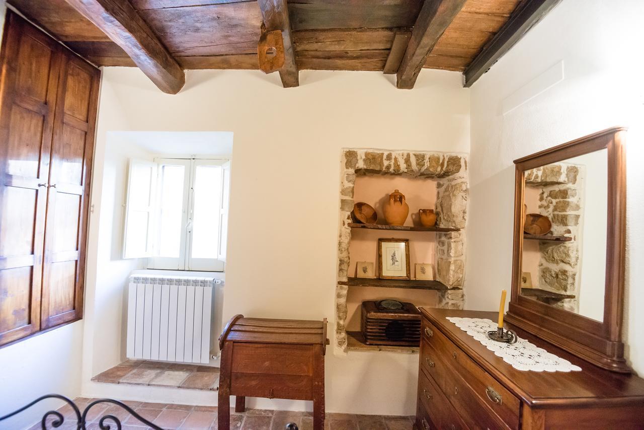 Nena Al Borgo Castello Bed & Breakfast Pico ภายนอก รูปภาพ