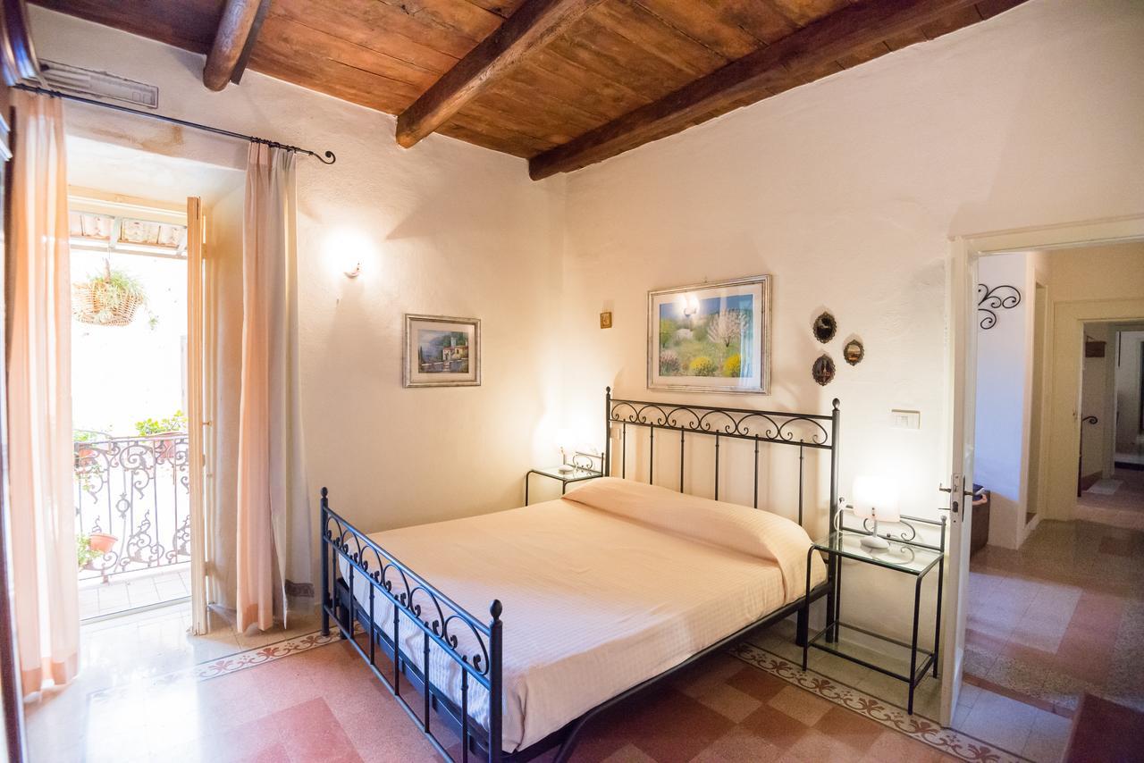 Nena Al Borgo Castello Bed & Breakfast Pico ภายนอก รูปภาพ