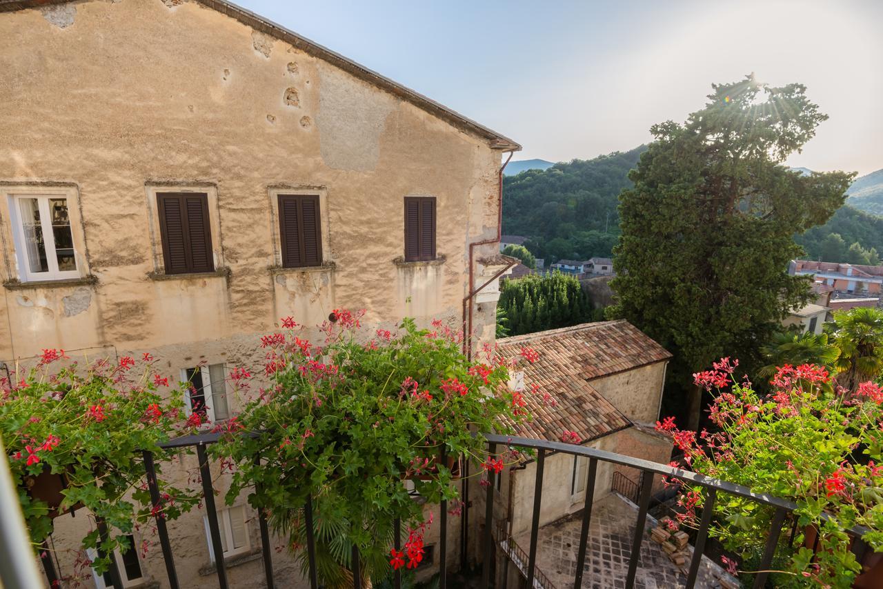 Nena Al Borgo Castello Bed & Breakfast Pico ภายนอก รูปภาพ