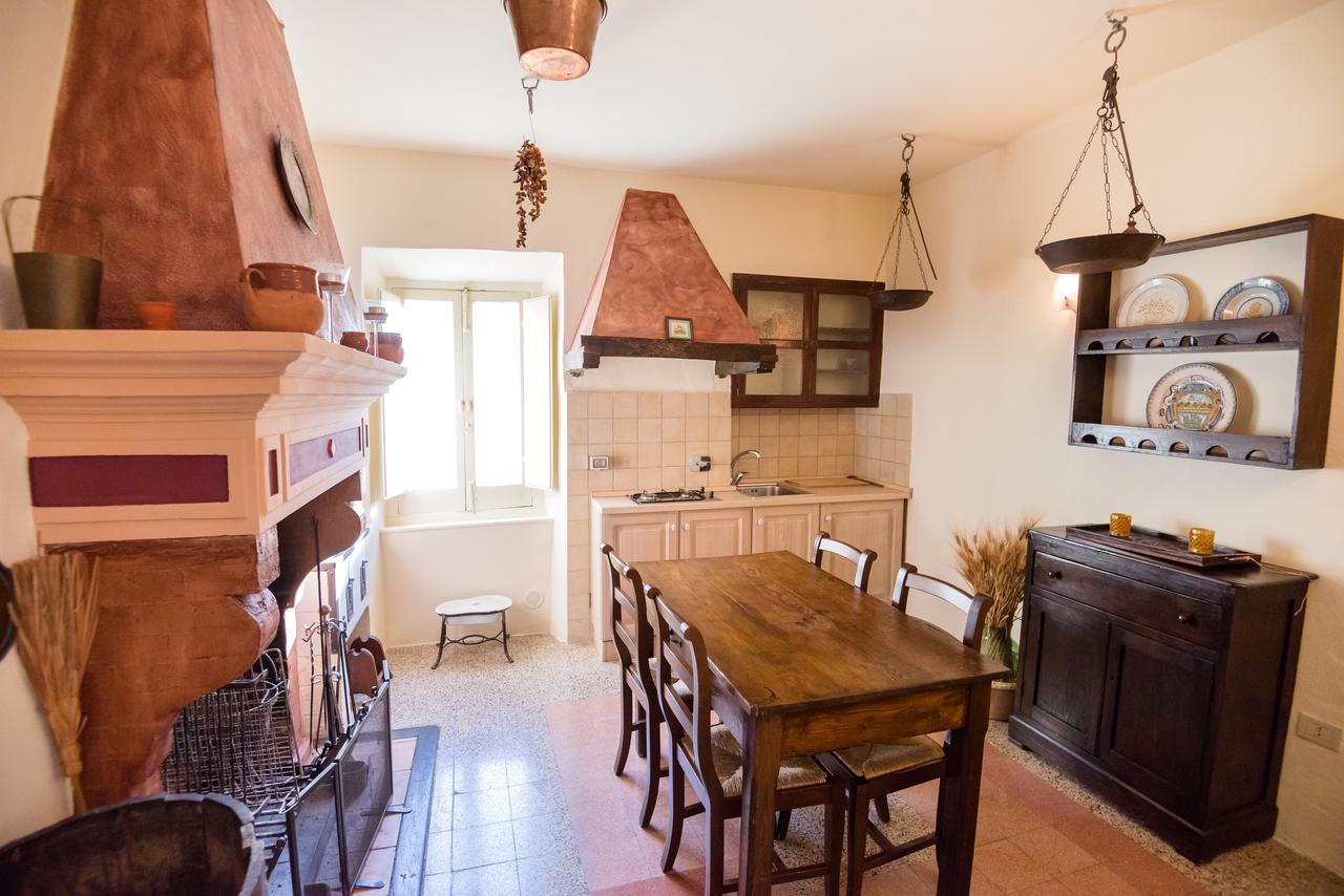 Nena Al Borgo Castello Bed & Breakfast Pico ภายนอก รูปภาพ