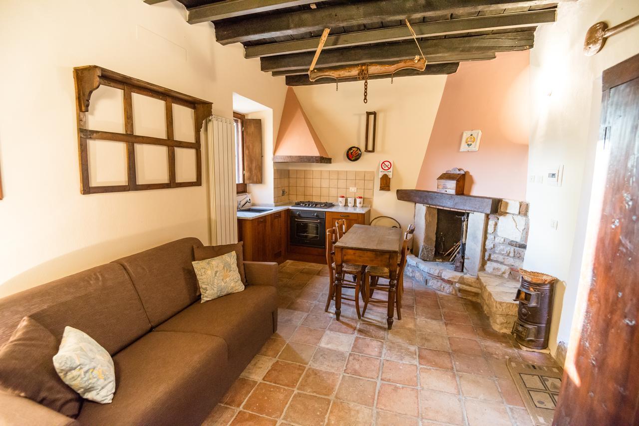 Nena Al Borgo Castello Bed & Breakfast Pico ภายนอก รูปภาพ